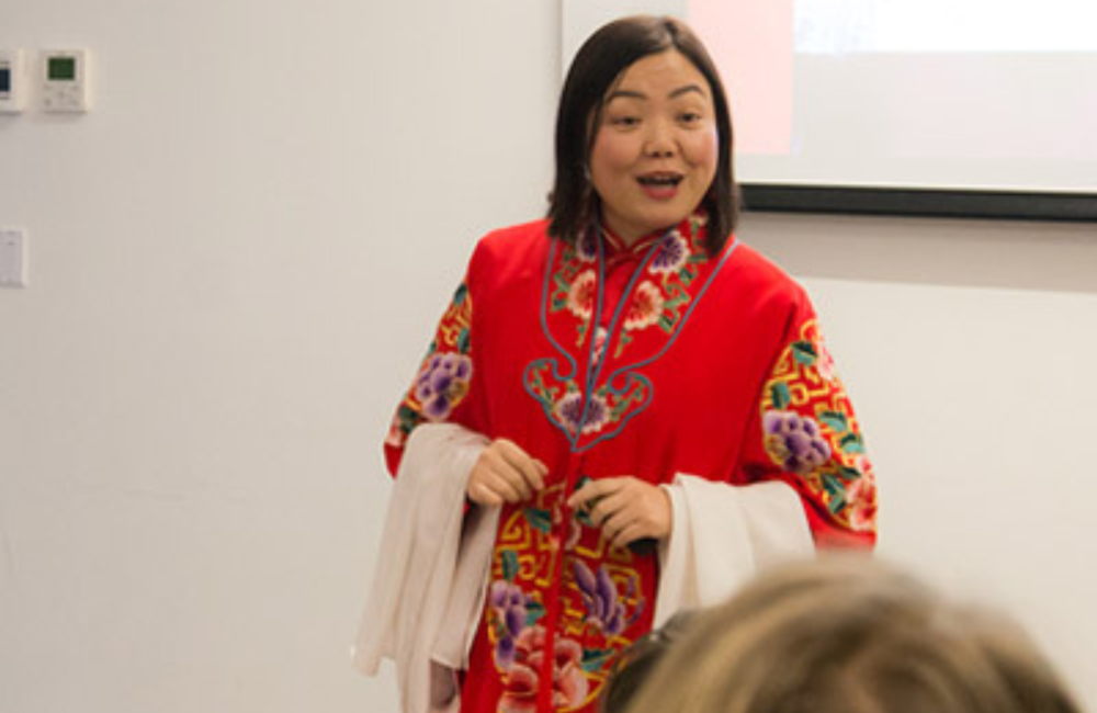 atelier-de-lopera-de-pekin-aurore-liang-artiste